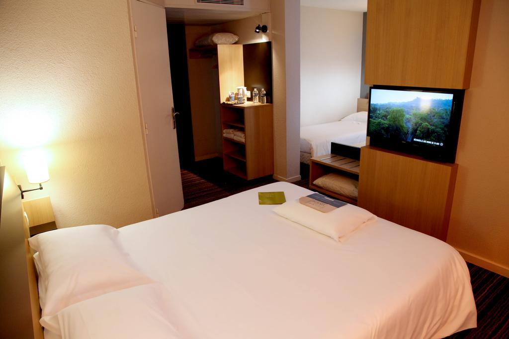 Kyriad Tours Sud - Chambray Les Tours Eksteriør billede
