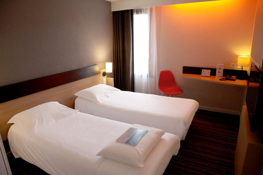 Kyriad Tours Sud - Chambray Les Tours Eksteriør billede